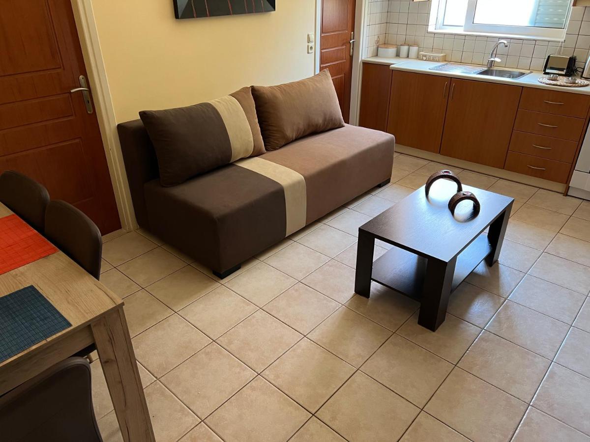 קלמאטה Bessis Apartments מראה חיצוני תמונה